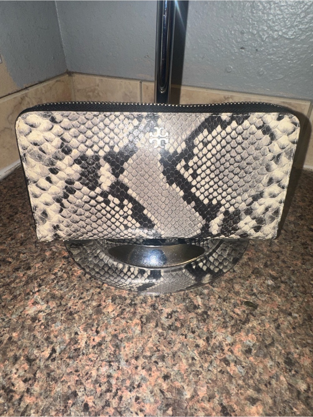 Tory Burch Snake Print long wallet EUC